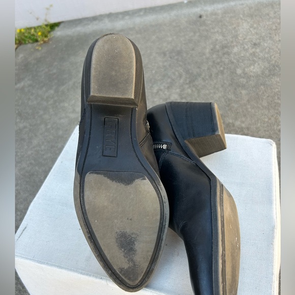 Frye Jennifer ankle bootie, black leather, size 9 - Picture 4 of 5